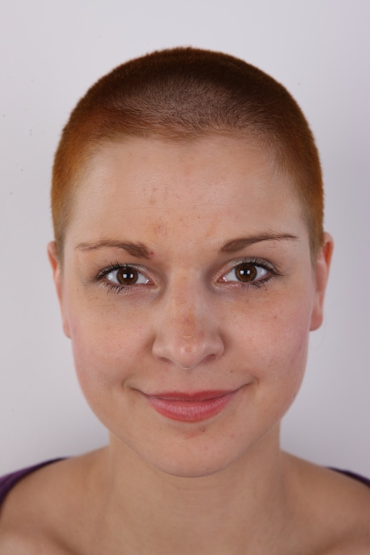 1. Download full pics of Ivana (22) from czechcasting.com