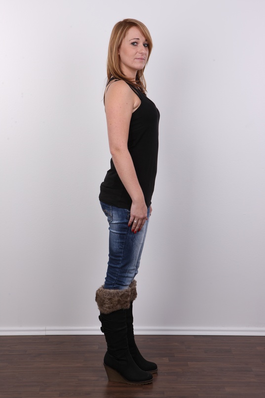 3. Download full pics of Barbora (24) from czechcasting.com