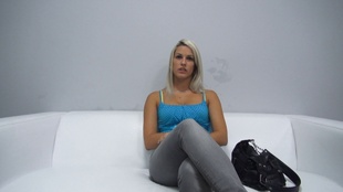 1. Download full pics of Beata (24) from czechcasting.com