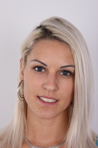 1. Download full pics of Beata (24) from czechcasting.com