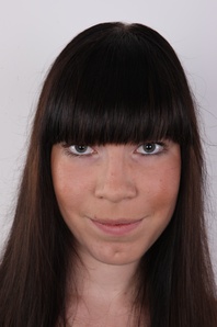 1. Download full pics of Zuzana (18) from czechcasting.com