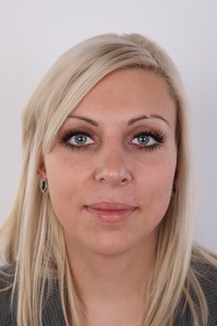 1. Download full pics of Veronika (23) from czechcasting.com