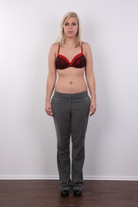 9. Download full pics of Veronika (23) from czechcasting.com