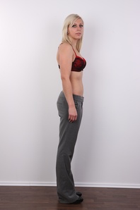 10. Download full pics of Veronika (23) from czechcasting.com