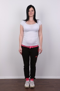 2. Download full pics of Jarka (23) from czechcasting.com