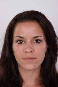 1. Download full pics of Veronika (21) from czechcasting.com