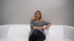 1. Download full pics of Eliska (21) from czechcasting.com