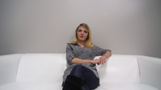 1. Download full pics of Eliska (21) from czechcasting.com