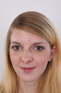 1. Download full pics of Eliska (21) from czechcasting.com