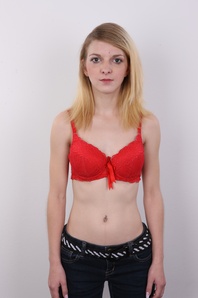 5. Download full pics of Eliska (21) from czechcasting.com