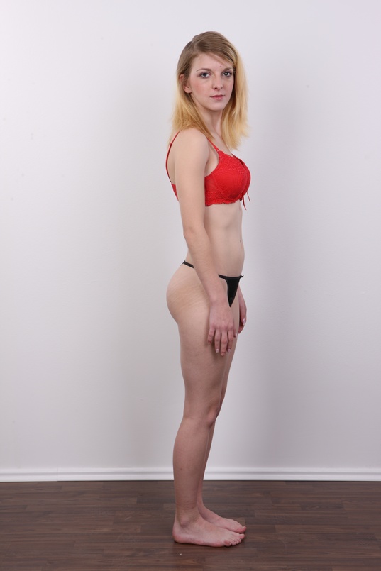8. Download full pics of Eliska (21) from czechcasting.com