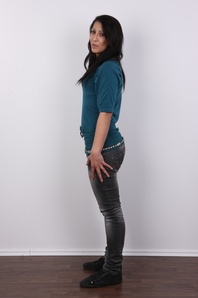 3. Download full pics of Ilona (19) from czechcasting.com