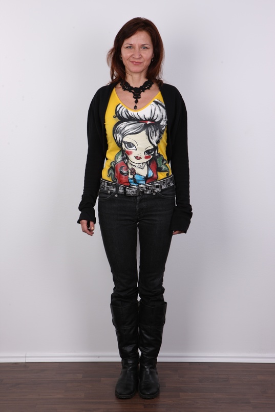 2. Download full pics of Denisa (36) from czechcasting.com