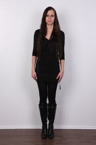 2. Download full pics of Kveta (25) from czechcasting.com