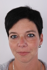 1. Download full pics of Vendula (34) from czechcasting.com