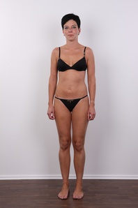 5. Download full pics of Vendula (34) from czechcasting.com