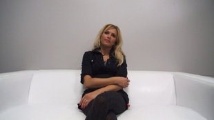 1. Download full pics of Sona (31) from czechcasting.com