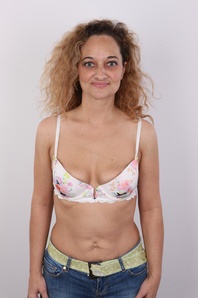 5. Download full pics of Iva (36) from czechcasting.com