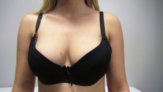 2. Download full pics of Daniela (19) from czechcasting.com