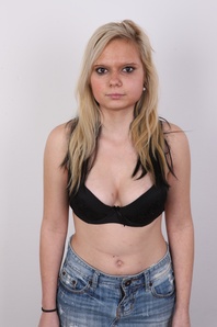 6. Download full pics of Daniela (19) from czechcasting.com