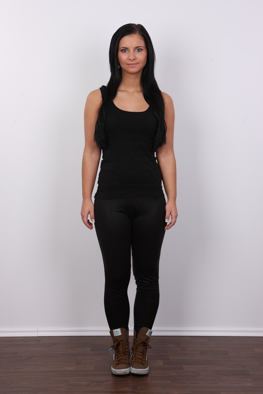 2. Download full pics of Katka (21) from czechcasting.com