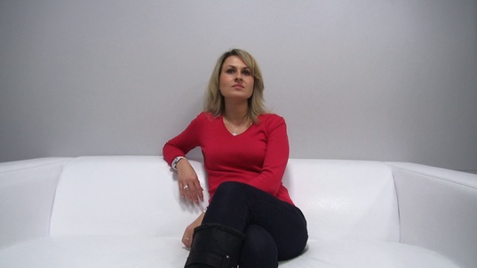 1. Download full pics of Sandra (32) from czechcasting.com