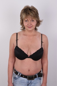 4. Download full pics of Drahomira (53) from czechcasting.com