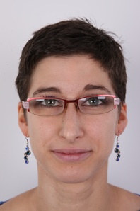 1. Download full pics of Eva (25) from czechcasting.com