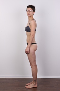 8. Download full pics of Eva (25) from czechcasting.com