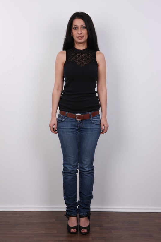 2. Download full pics of Ruzena (26) from czechcasting.com