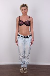 3. Download full pics of Tereza (18) from czechcasting.com