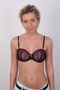 4. Download full pics of Tereza (18) from czechcasting.com