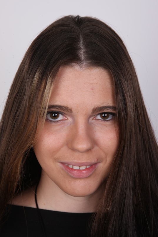 1. Download full pics of Michaela (24) from czechcasting.com