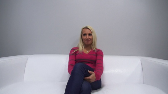 1. Download full pics of Nikol (20) from czechcasting.com