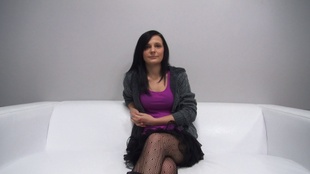 1. Download full pics of Marie (22) from czechcasting.com