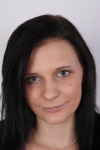 1. Download full pics of Marie (22) from czechcasting.com