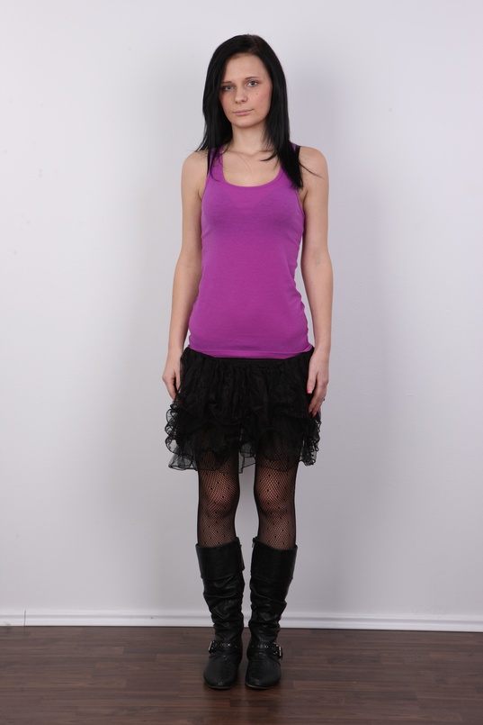 2. Download full pics of Marie (22) from czechcasting.com