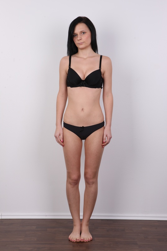 9. Download full pics of Marie (22) from czechcasting.com