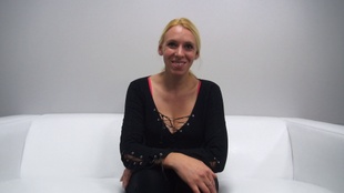 1. Download full pics of Zuzana (29) from czechcasting.com