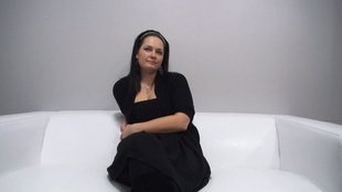 1. Download full pics of Nela (25) from czechcasting.com