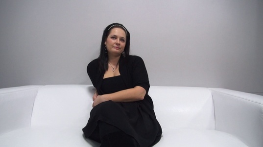 1. Download full pics of Nela (25) from czechcasting.com