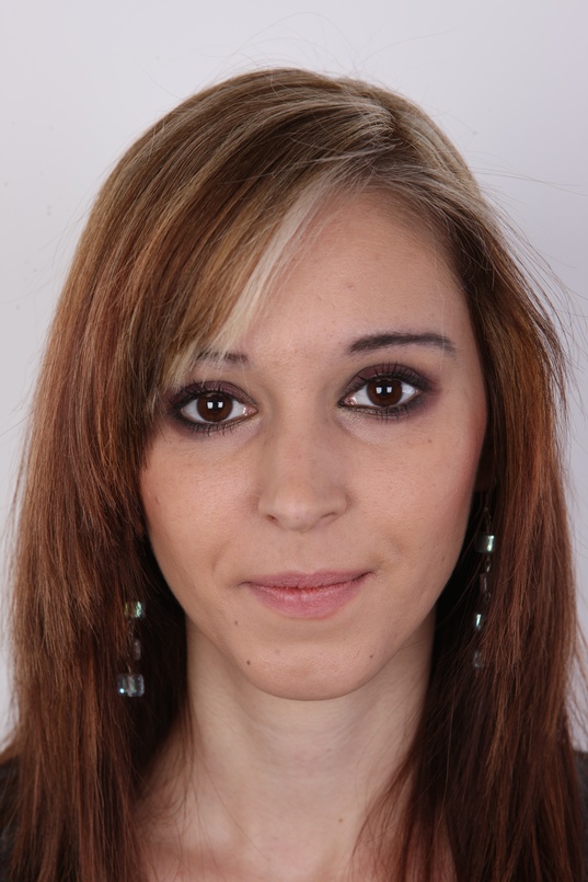 1. Download full pics of Romana (24) from czechcasting.com