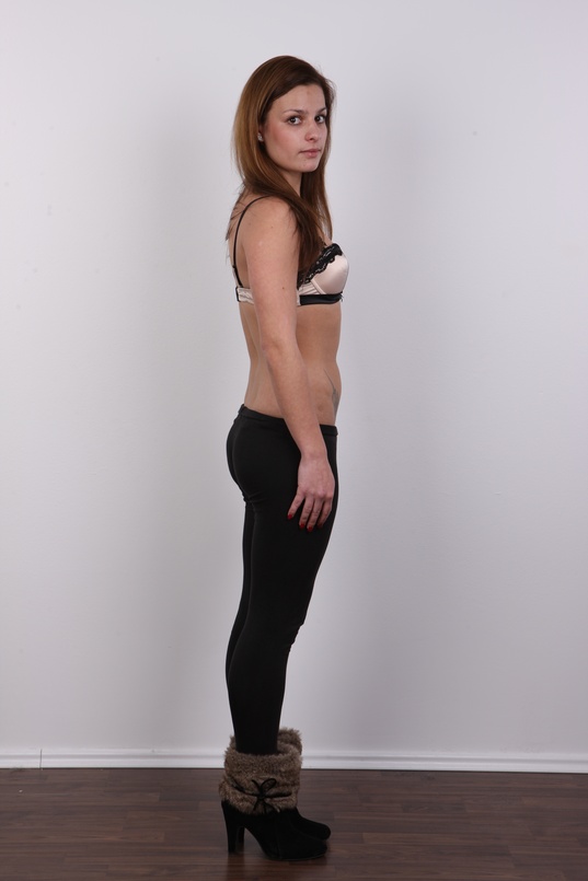 6. Download full pics of Nikola (21) from czechcasting.com