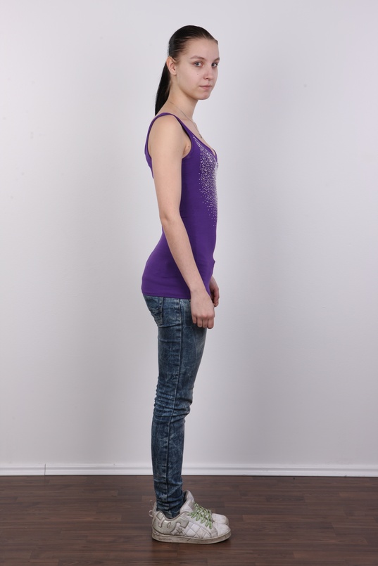 5. Download full pics of Kristyna (19) from czechcasting.com