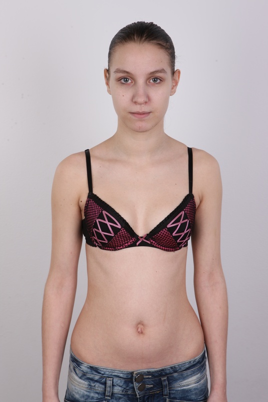 7. Download full pics of Kristyna (19) from czechcasting.com
