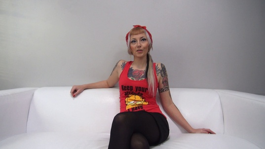 1. Download full pics of Veronika (22) from czechcasting.com