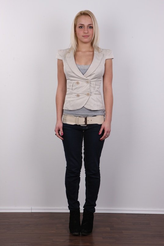 2. Download full pics of Vendy (19) from czechcasting.com