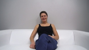 1. Download full pics of Radka (25) from czechcasting.com