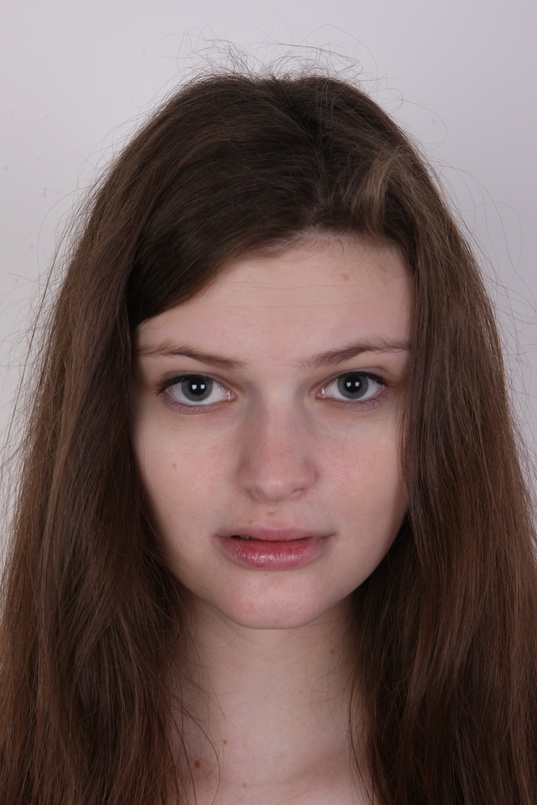 1. Download full pics of Klara (19) from czechcasting.com