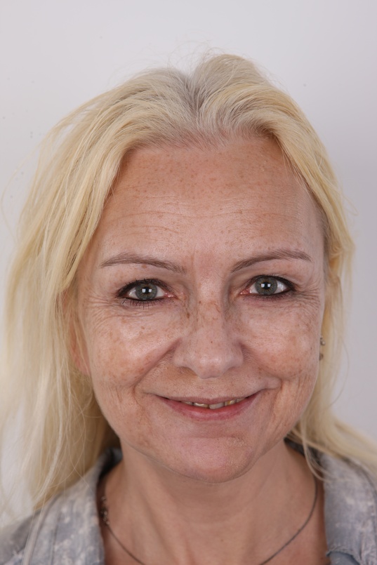 1. Download full pics of Blanka (47) from czechcasting.com